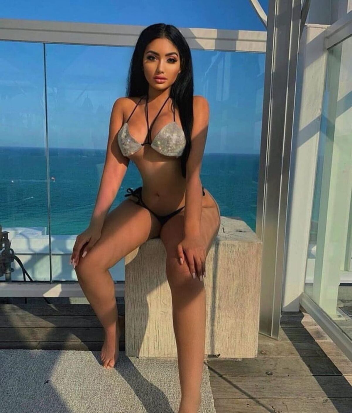 alanya-escort-ceren-gün-batımında-huzurlu-ve-unutulmaz-anlar
